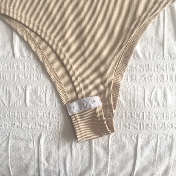 Asymmetric bodysuit - Picture 3 of 4